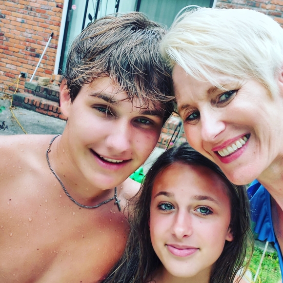 Meet your Posher, Beth - Picture 8 of 10